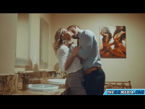❤️ وقتی یک بلوند بی تنه شما را در یک دستشویی عمومی اغوا می کند ❤️ پورنو در fa.sexogolic-info.ru